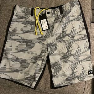 Oakley RC Everywhere Hybrid short size 34 New with Tags Mens